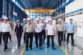PM inspects electricity, coal supply in Quang Ninh