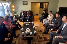 Vietnamese in Connecticut state look towards homeland