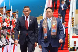 PM arrives in Jakarta to attend 43rd ASEAN Summit