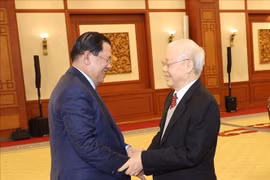 Vietnamese, Cambodian Parties hold high-level meeting in Hanoi