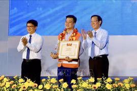 President bestows Bravery Order upon leader of FAS Angel rescue team