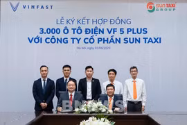 Sun Taxi signs deal to buy 3,000 VinFast electric cars