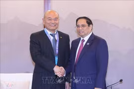 PM meets leaders of Chinese conglomerates