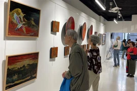 Traditional materials of Vietnamese painting art introduced in France