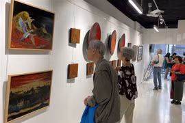 Traditional materials of Vietnamese painting art introduced in France