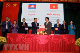 Dak Nong steps up all-round cooperation with Cambodia’s Mondulkiri province 
