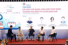 Vietnam urged to devise suitable policies for cross-border e-commerce