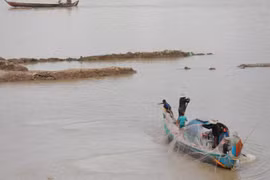 Cambodia bans freshwater fishing in four months to protect aquacultural resources