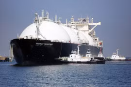 Indonesia considers limits on LNG exports
