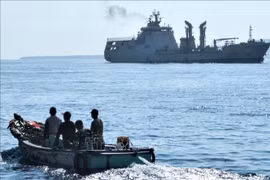 Indonesia: Boat with 28 people aboard goes missing