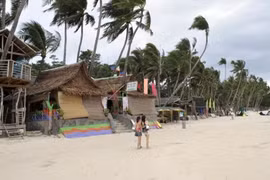 Philippines to offer VAT refund to foreign tourists