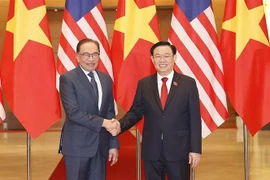 Top legislator meets with Malaysian Prime Minister