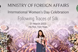 Vietnamese culture and silk are topics of event dedicated to women