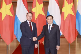 NA Chairman welcomes Luxembourg PM to Vietnam