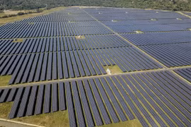 MoIT sets ceiling prices for solar and wind projects