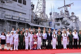 US Navy’s aircraft carrier visits Vietnam