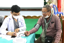 HCM City delegation provides health check-ups for needy people in Cambodia