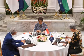 Indonesian FM discusses regional situation with Australian, Indian counterparts