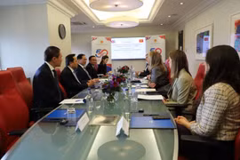 Foreign Minister receives AstraZeneca leader in London