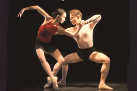 VNOB debuts folk painting-based ballet