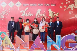 Many localities welcome first foreign tourists of Lunar New Year