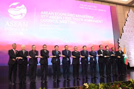 Vietnam contributes to intra-bloc cooperation at AEM-55