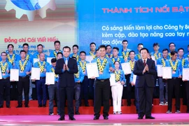 Nguyen Duc Canh Award presented to 167 outstanding workers, engineers