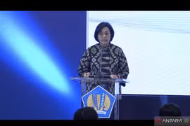 Indonesia falls behind other ASEAN countries in logistics