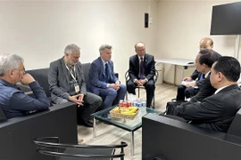 CPV delegation attends French Communist Party’s 39th Congress