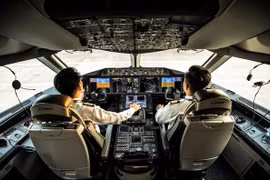 Vietnam Airlines pilot to face dismissal for positive drug test