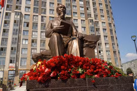 Statue of President Ho Chi Minh inaugurated in St. Petersburg