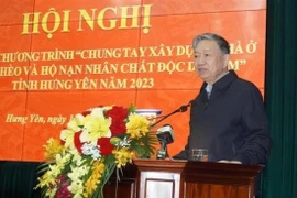 Minister calls for donors’ housing support to poor, AO victims