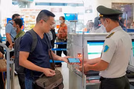 Passengers welcome VNeID use for air travel check-in