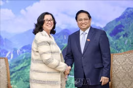PM Pham Minh Chinh (R) and Vice President of the World Bank (WB) Manuela V. Ferro. (Photo: VNA)