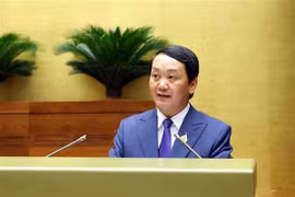 Minister-Chairman of the Government Committee for Ethnic Minority Affairs Hau A Lenh delivers the Government's proposal on adjustments to the investment policy for the national target programme on boosting the socio-economic development of ethnic minority-inhabited and mountainous areas in the 2021-2030 period at the 15th National Assembly's 7th session on May 22. (Photo: VNA)