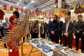 Vietnamese booth at Paris fair (Photo: VNA)