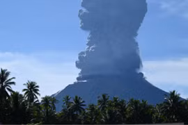 Indonesia's Mount Ibu (Photo: AFP)