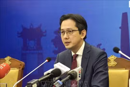 Deputy Minister of Foreign Affairs Do Hung Viet chairs a press conference announcing Vietnam's national report on human rights protection and promotion (Photo: VNA)