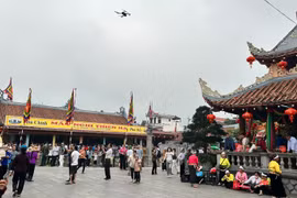 Visitors flocking to Phu Day Festival in Tien Huong Temple in 2024 (Photo: VietnamPlus)