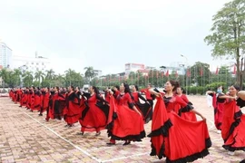 The elderly engage in a dance. (Source: VNA)