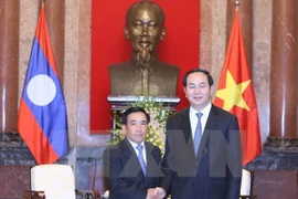 President receives Lao Vice President 
