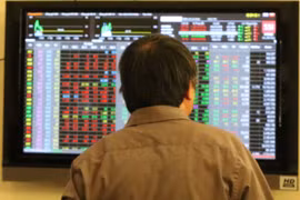 Vietnam’s stocks fall, investors cautious