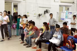 Hanoi, Paris join hands in improving pre-birth, newborn screening 