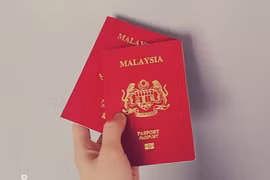 Malaysia: Officials suspected of involvement in human trafficking