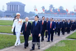 Top leaders pay tribute to late President Ho Chi Minh 