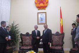 Deputy PM greets Toyota executive vice president 