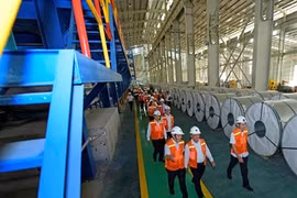 Steel stocks push Vietnam’s markets up