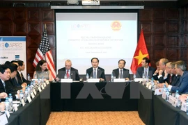 President talks with US-APEC businesses in Peru 