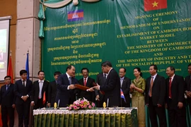 Vietnam, Cambodia to build model border market 