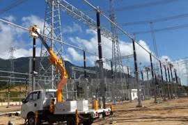 EVN assures power supplies amid prolonged drought
